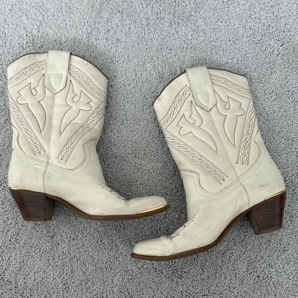 ACME White Heeled Boots